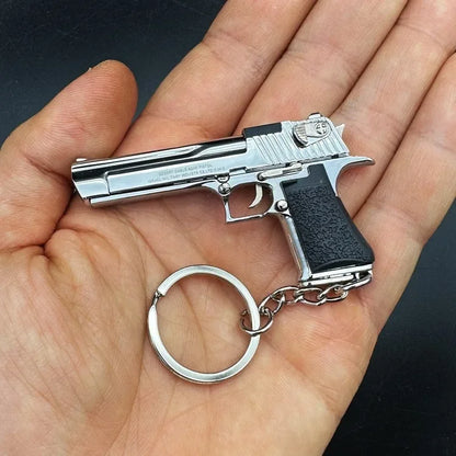 Alloy 1:4 Desert Eagle Pistol Keychain Ring Aritificial Gun Detachable Assemble Toy Gun Shoulder Bag Accessories Christmas Gift