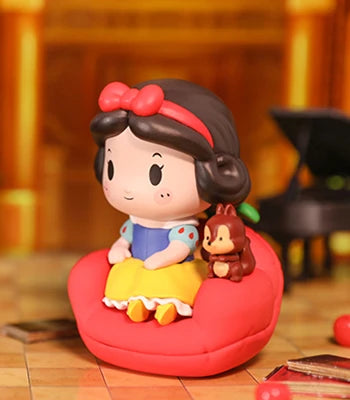 Blind Box Toys SkullPanda Pop Mart Princess With Partne Series Figures Action Figure Surpris Gift Confirm Box Gift