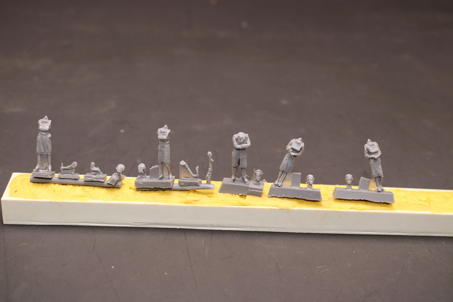 1/72 Scale Die-cast Resin Figure Medical Soldier Scene Layout Model Assembly Package (unpainted)