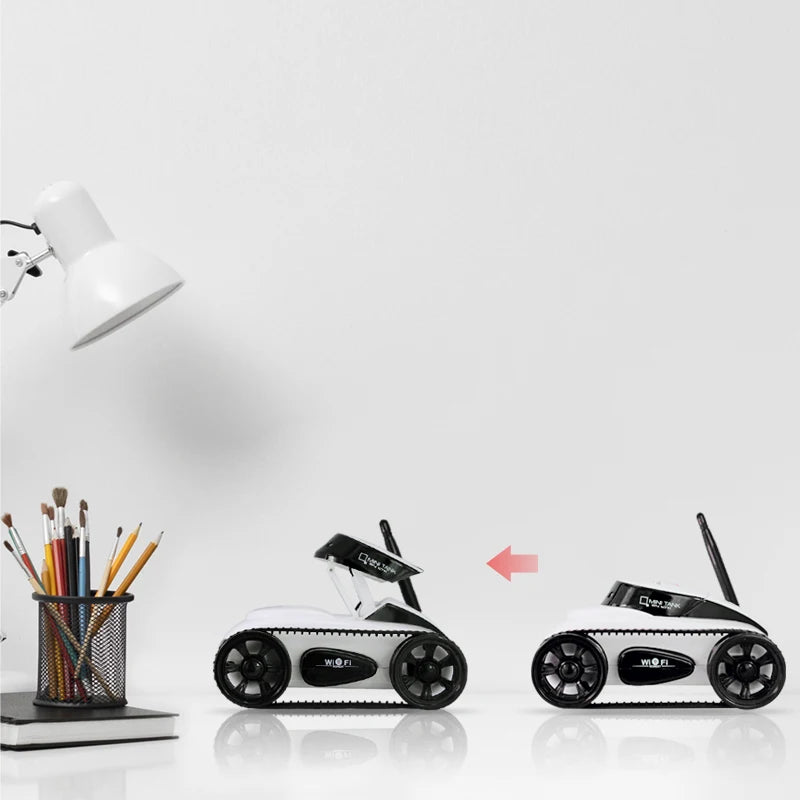 RC Tank Toys Intelligent WIFI FPV RC Car Real-time Mini HD Camera Video Remote Control Robot Tank Wireless Children's Toys Gift