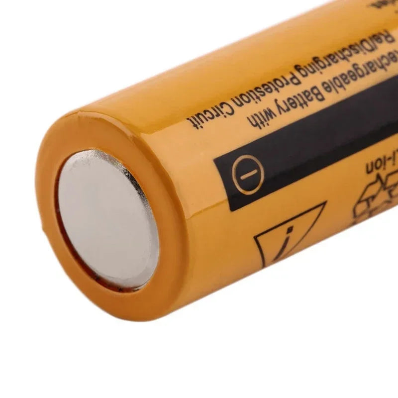 2024 new fast charging 18650 battery high quality 9800mah 3.7V 18650 Li ion battery flashlight charging battery