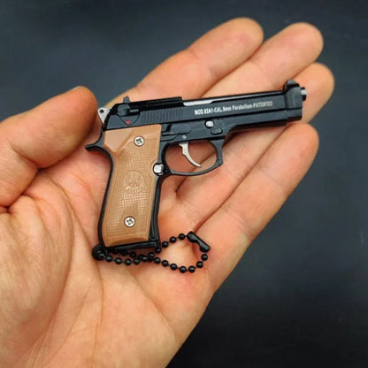 1:4 Scale Alloy M92 Pistol Mini Gun Metal Keychain Pistol Revolver Shooting Gun Keychain Fidget Toy Gun Toy Gift Decoration Toys
