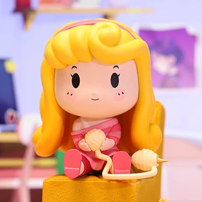 Blind Box Toys SkullPanda Pop Mart Princess With Partne Series Figures Action Figure Surpris Gift Confirm Box Gift